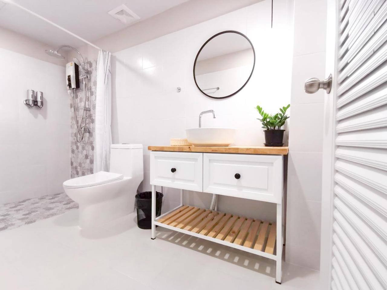 Snoozy Guesthouse Phuket Ngoại thất bức ảnh