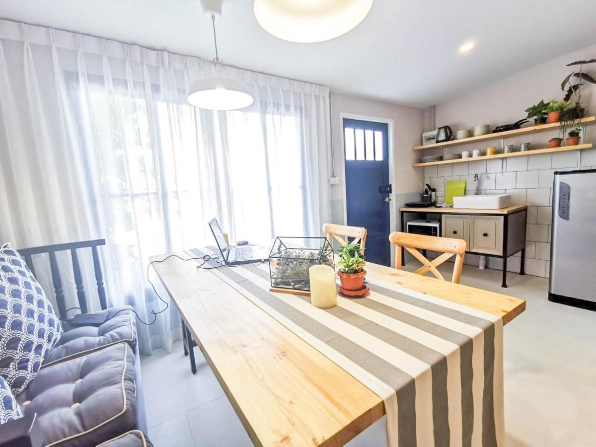 Snoozy Guesthouse Phuket Ngoại thất bức ảnh