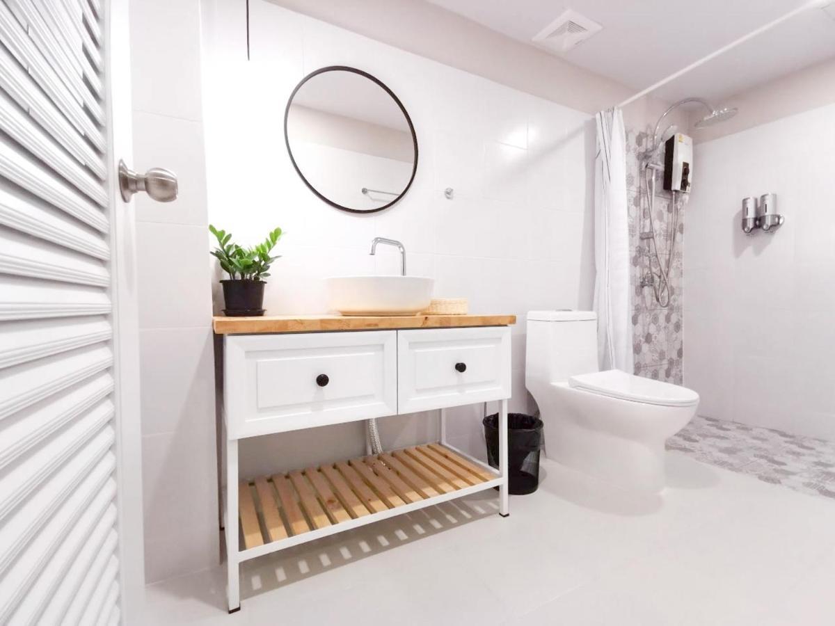 Snoozy Guesthouse Phuket Ngoại thất bức ảnh