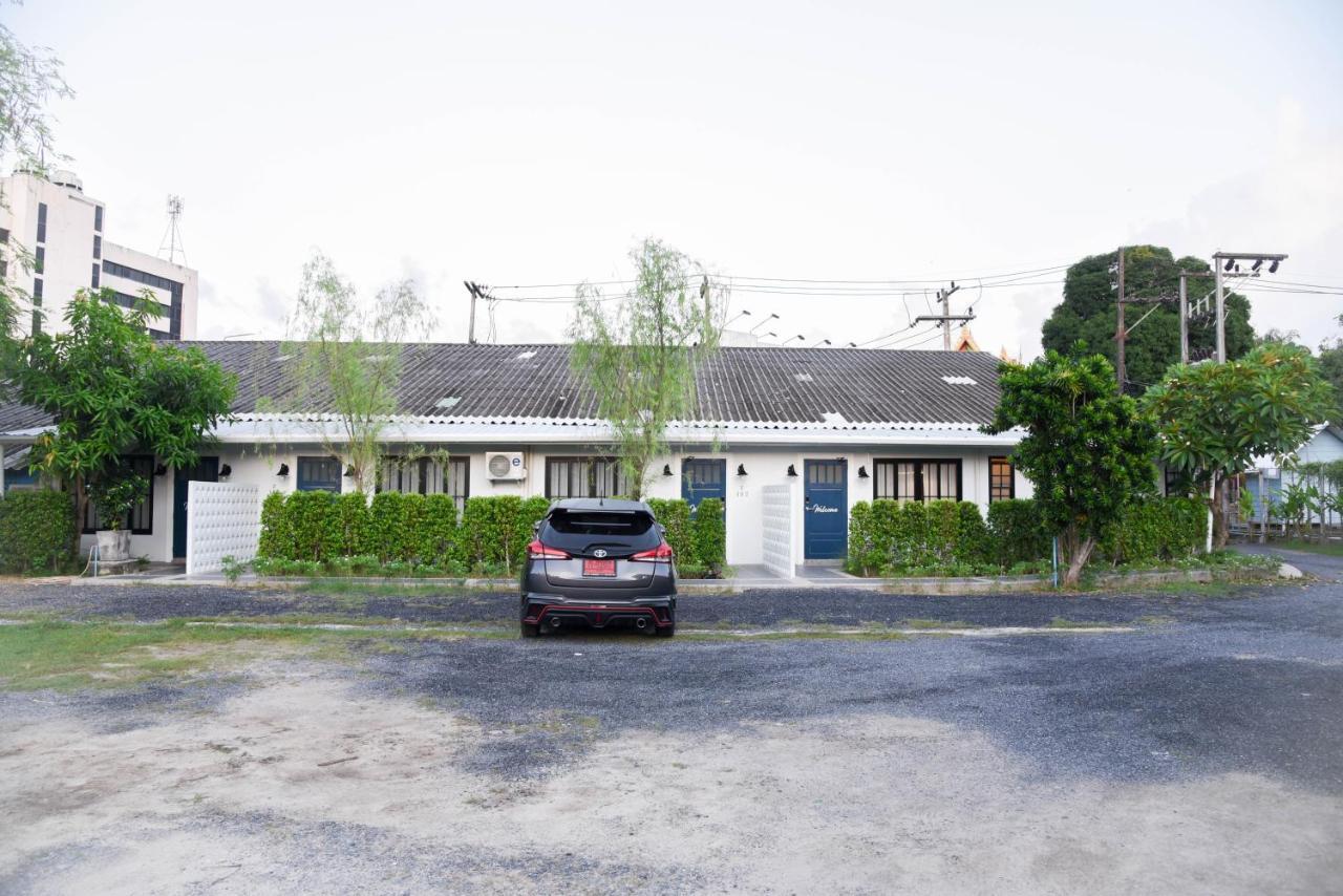 Snoozy Guesthouse Phuket Ngoại thất bức ảnh